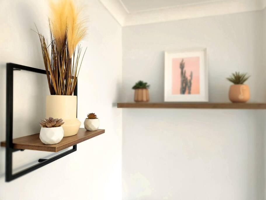Quirky, Family Home In Glasgow Cardonald Экстерьер фото
